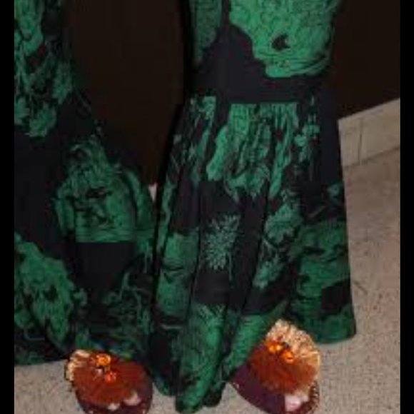 *LAST CHANCE* White Lotus x H&M patterned pants green and black NWT Size 4 - Picture 9 of 14